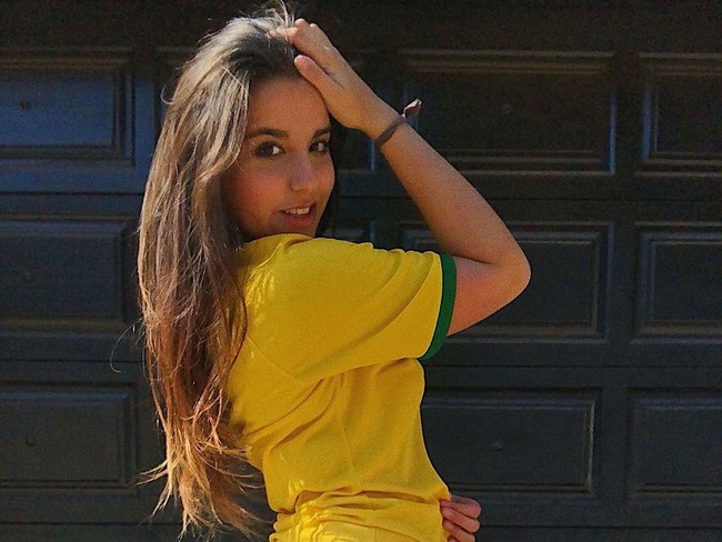 Teddy kerap menerima pesan dari ratusan penggemarnya. Tetapi, ia sangat terguncang ketika satu penggemarnya mengirim video yang menunjukkan modifikasi tubuh ekstrem. Penggemar itu mengklaim bahwa ia ingin membuktikan pada Teddy tentang cintanya. Meskipun mengaku bingung dengan persembahan yang aneh, Teddy berpikir jika maksud penggemarnya itu baik. Foto: Instagram