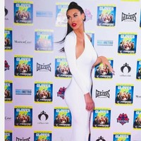 Alice Goodwin membuat pengakuan blak-blakan pada Daily Mail soal perawatan vaginal rejuvenation atau prosedur peremajaan vagina sehingga kembali kencang yang dilakukannya. Foto: Dok. Instagram