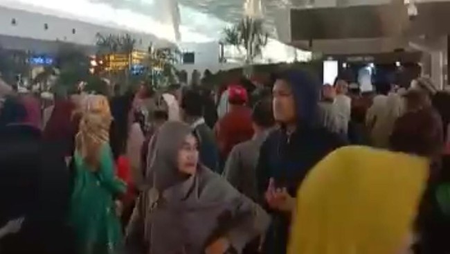 Arab Saudi Setop Umrah, Pesangon PHK Karyawan Indosat