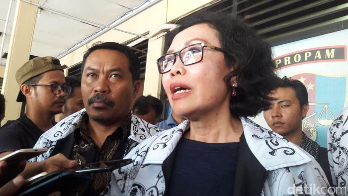 Ketum PB PGRI Unifah Rosyidi di Mapolres Sleman, Kamis (27/2/2020).