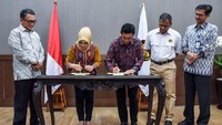 Hal ini ditandai dengan penandatanganan perjanjian awal alias head of agreement antara PT Pertamina dan PT PLN. Pertamina akan menyuplai gas untuk digunakan oleh PLN pada pembangkitnya. Pool/PLN.
