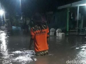 Hujan Lebih 5 Jam, Belasan Desa di Pasuruan Dikepung Banjir