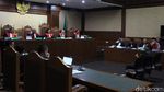 Senyum Imam Nahrawi di Sidang Lanjutan Suap Hibah KONI