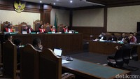 Saksi yang hadir di sidang lanjutan tersebut adalah Mantan Kepala Biro Keuangan dan Rumah Tangga Kemenpora RI, Bambang Tri Joko.