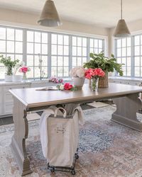 Selebgram Pamer Ruang Cuci Baju Mewah, Netizen: Aku Ingin Tinggal di Situ