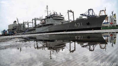 Kapal Perang Iran Merapat di Tanjung Priok