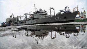 Kapal Perang Iran Merapat di Tanjung Priok