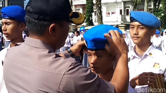 Kapolres Tasikmalaya Kota  AKBP Anom Karibianto lantik Polsis