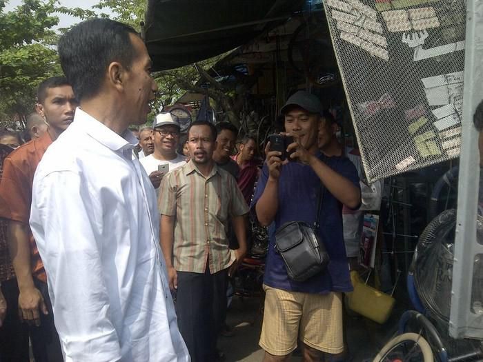 Jokowi di Pasar Notoraharjo