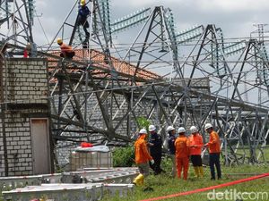 PLN Imbau Warga Tak Dekati Lokasi Tower yang Roboh di Rembang