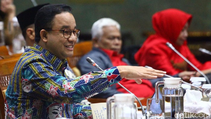 Gubernur DKI Jakarta Anies Baswedan hadir dalam rapat dengar pendapat (RDP) dengan Komisi X di Gedung DPR, Jakarta, Kamis (27/2/2020). Rapat membahas revitalisasi Taman Ismail Marzuki (TIM).