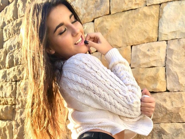 Saya mendapatkan lamaran pernikahan yang menurut saya imut dan manis, tetapi saya tidak mengerti bagaimana seseorang bisa melamar melalui pesan online. Sangat manis!, terang Teddy. Foto: Instagram