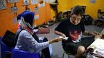 Detak Waktu Montir Jam di Ibu Kota