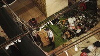 Dua lapak baju di lantai dasar Mal Thamrin City yang terbakar telah berhasil dipadamkan. Kebakaran diduga disebabkan oleh korsleting listrik.