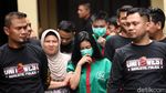 Vitalia Sesha Digiring di Polres Jakbar