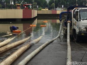 Tiga Hari Underpass Kemayoran Tak Bisa Dilintasi, Banjir Masih 4 Meter