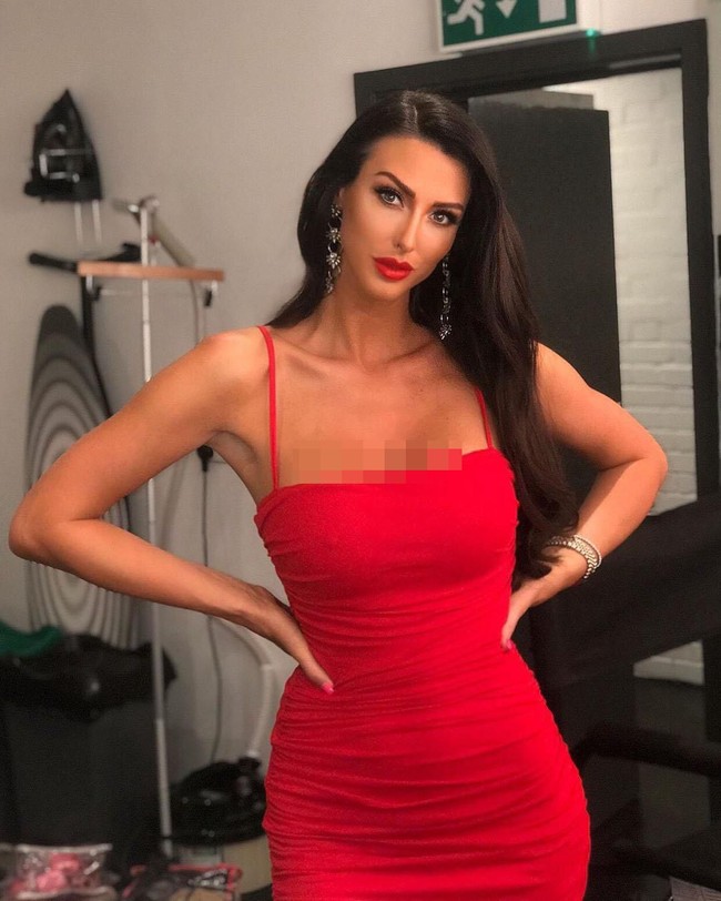 Sosok Alice sendiri sudah populer di dunia maya. Dia merupakan model seksi yang memiliki banyak pengikut di Instagram. Followersnya di media sosial lebih dari 350 ribu.Foto: Instagram @ xxalicegoodwinxx