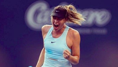 Gaya Liburan Petenis Cantik Maria Sharapova