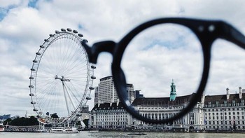 Kacamata raksasa. Foto: Tiago Silva