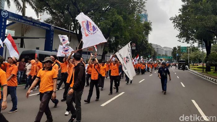 Pegawai PT Pos Indonesia Demo di Kementerian BUMN Pegawai PT Pos Indonesia Demo di Kementerian BUMN