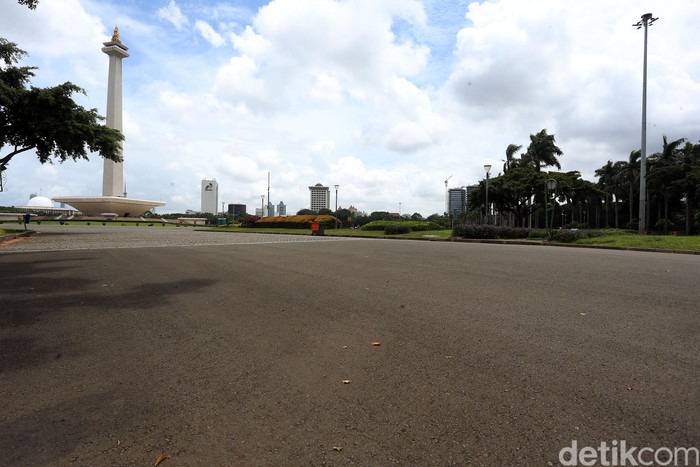 Melihat Aspal Kawasan Monas yang Akan Menjadi Gelaran Formula E Kawasan Monas yang akan menjadi lokasi balapan Formula-E.