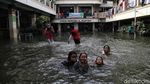 Nestapa Warga Teluk Gong yang Masih Dikepung Banjir