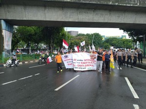 Usai Demo di Kantornya, Karyawan PT Pos Indonesia Long March ke Kemen BUMN