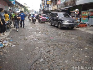 DPRD Geram Jalan Rusak Parah di Medan Padahal APBD Besar