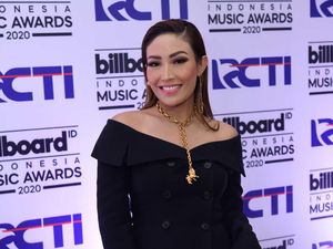 Zumi Zola Digugat Cerai Istri, Apa Kata Ayu Dewi?
