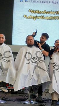 Berani Gundul! Pedulisehat.id-YKAKI Dukung Semangat Penyintas Kanker