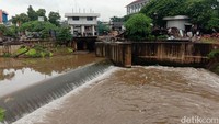 Pemprov DKI Jakarta kebagian pekerjaan proses pembebasan lahannya, adapun anggaran pembebasan lahannya adalah duit pemerintah pusat. Anisa Indraini/detikcom