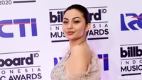 Coklat di sini adalah sebuah lagu yang dibuat Glenn untuk berduet bersama dengannya. Pool/Noel/detikFoto.