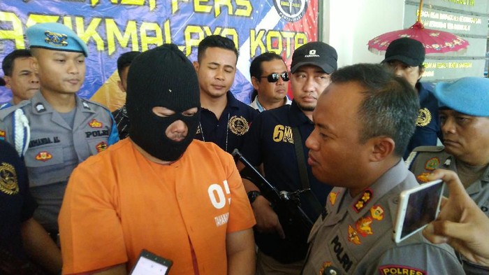 Ayah Kandung Bunuh Delis