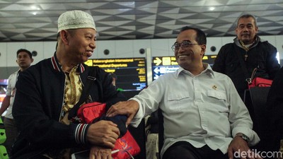 Menhub Temui Jemaah Umrah yang Gagal Berangkat
