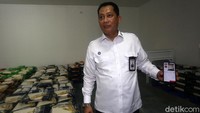 Beras Bulog tersebut juga telah dipasarkan di e-commerce lho. Sehingga dapat merambah ke berbagai wilayah di Indonesia.