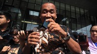 Ada lima tersangka baru yang ditetapkan KPK dalam kasus dugaan suap terkait pemberian fasilitas di Lapas Sukamiskin. 