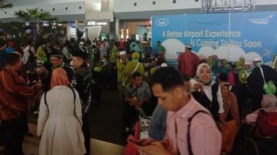 Situasi Terkini Jemaah Umrah Menumpuk di Soetta