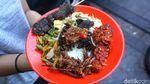 Raos Pisan! Makan Ayam dan Bandeng Prasmanan Murah di Gondangdia