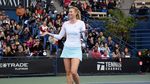Terpesona Maria Sharapova (dan Porsche-nya)
