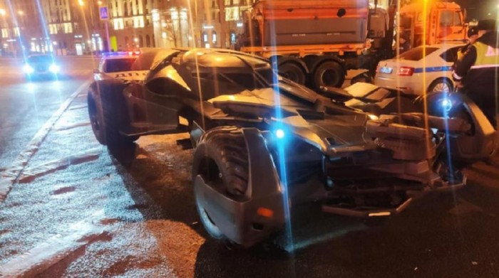 Mobil Batman ditilang polisi