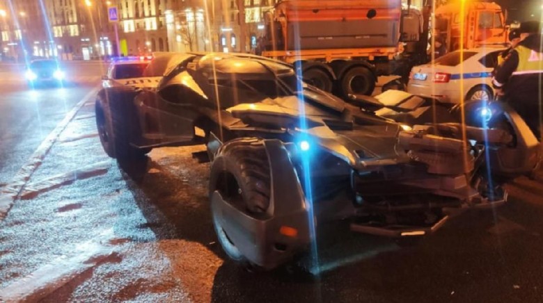 Batmobil Ditilang Mobil Batman ditilang polisi