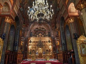 Cegah Virus Corona, Gereja Ortodoks Rumania Minta Jemaat Tak Cium Ikon Gereja