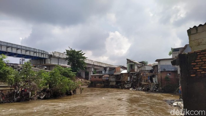 Bantaran Sungai Ciliwung