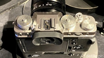 Kamera ini dibekali ultra-fast focal plane shutter. Ini membuat X-T4 punya kemampuan burst in shoot 15 fps dan diklaim tercepat di dunia. Foto: Adi Fida Rahman/detikINET
