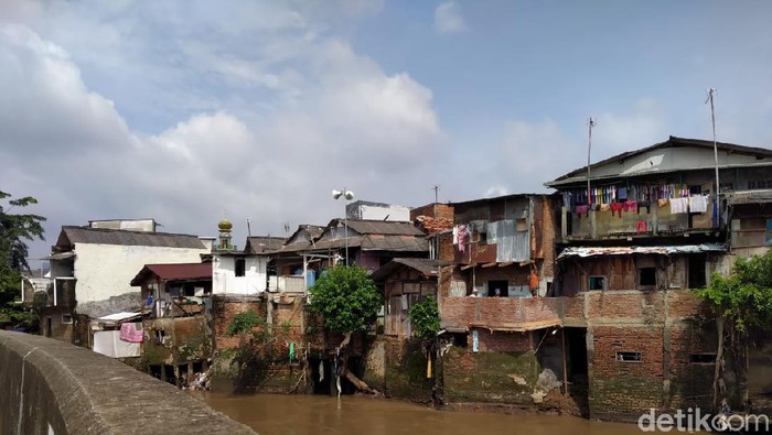 Bantaran Sungai Ciliwung