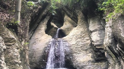 Air Terjun Tingkat Tiga yang Keren dari Sulawesi Barat
