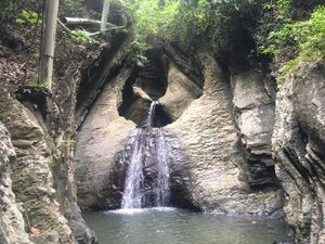 Air Terjun Tingkat Tiga yang Keren dari Sulawesi Barat