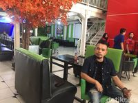 Melek Teknologi Bikin Pelanggan Ayam Penyet Ini Naik 50 Persen!