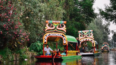 Di Xochimilco, Bisa Naik Perahu Sambil Jajan Jagung di Tengah Pulau