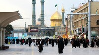 Iran juga demikian, Pemerintah setempat resmi mengunci negaranya akibat sebaran virus Corona alias COVID-19 yang tercatat ada 10.075 Kasus dengan angka kematian 429 kasus. Ini jumlah yang sangat fantastis di luar China. Foto: (AFP)